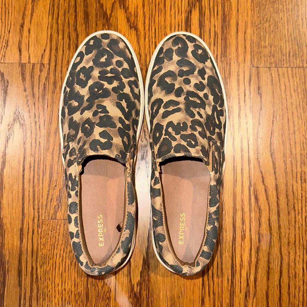 Cheetah sneakers, slip on